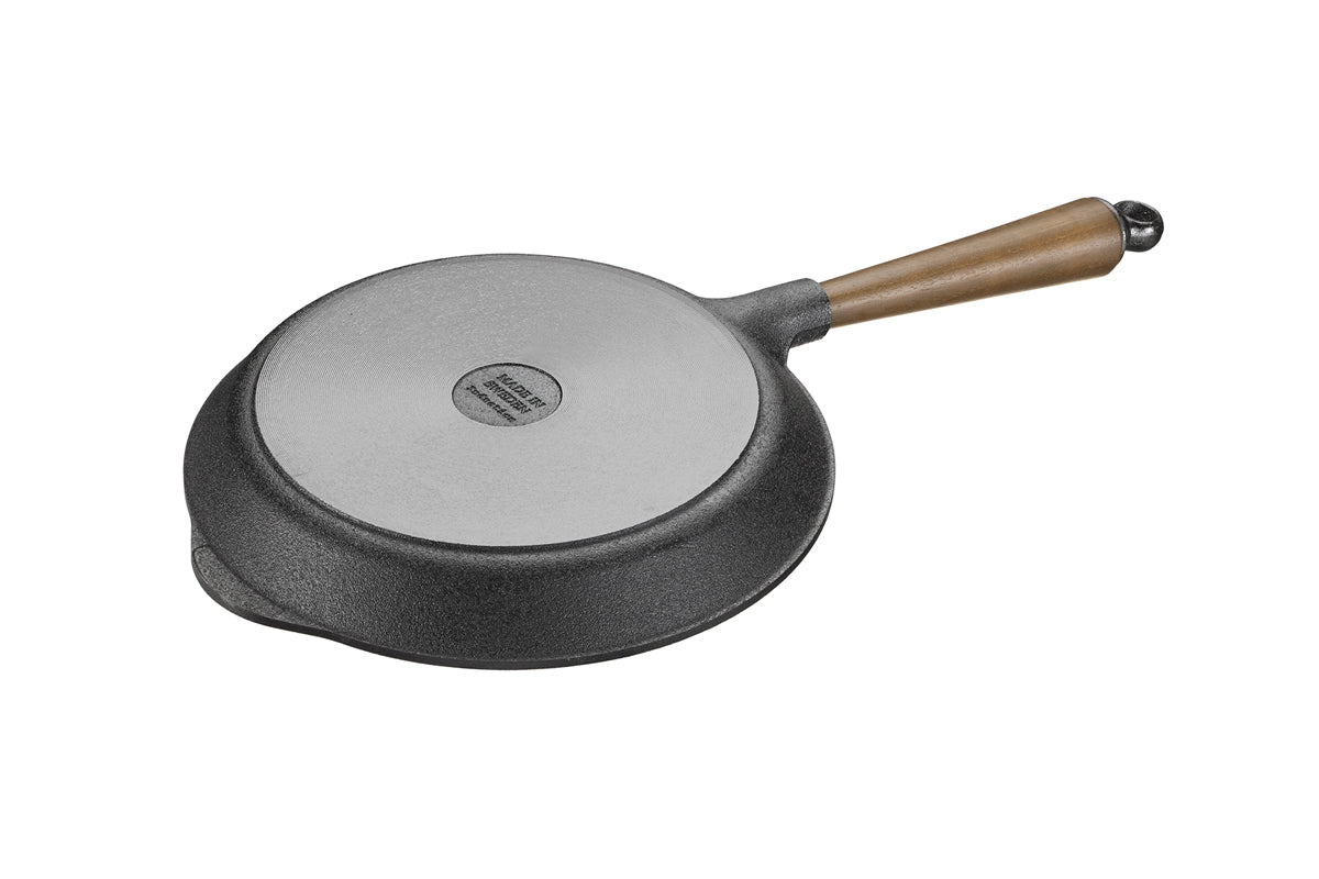 9.5" Cast Iron Skillet with Walnut Handle by Skeppshult